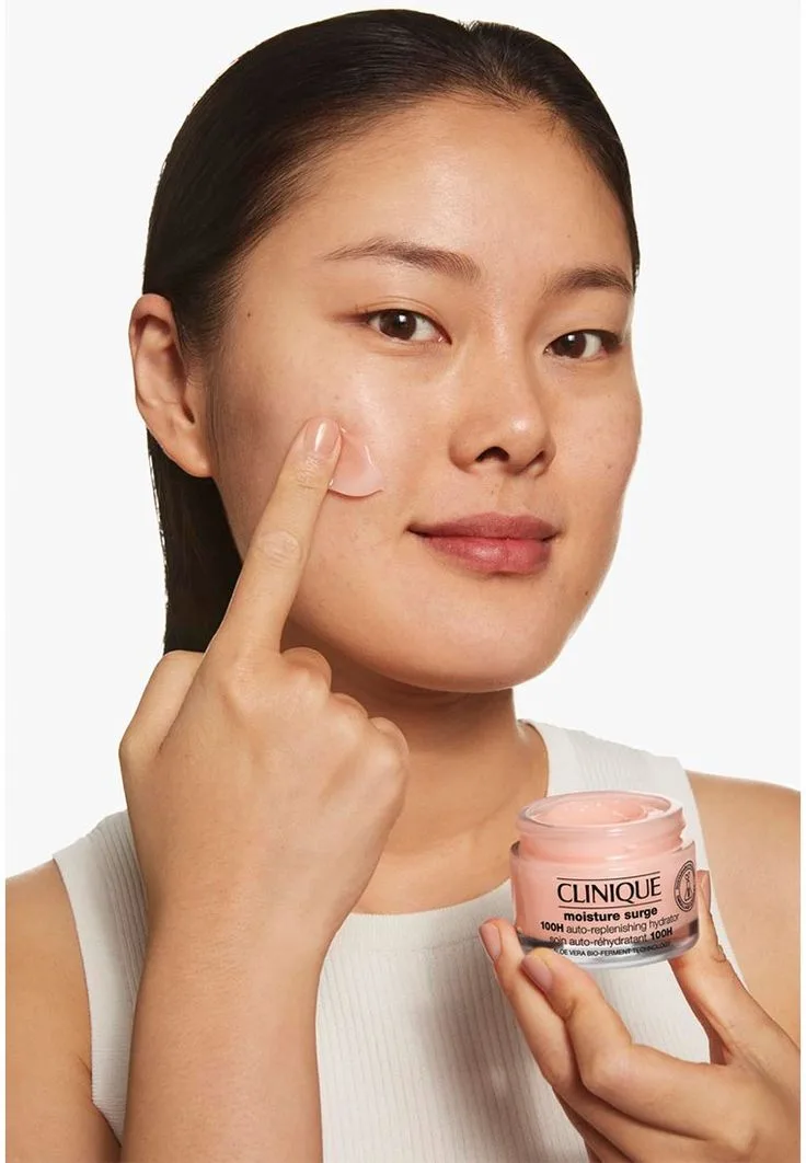 Clinique Moisture Surge 100H Auto-Replenishing Hydrator Net Wt 1.7 Oz/50mL - Image 4