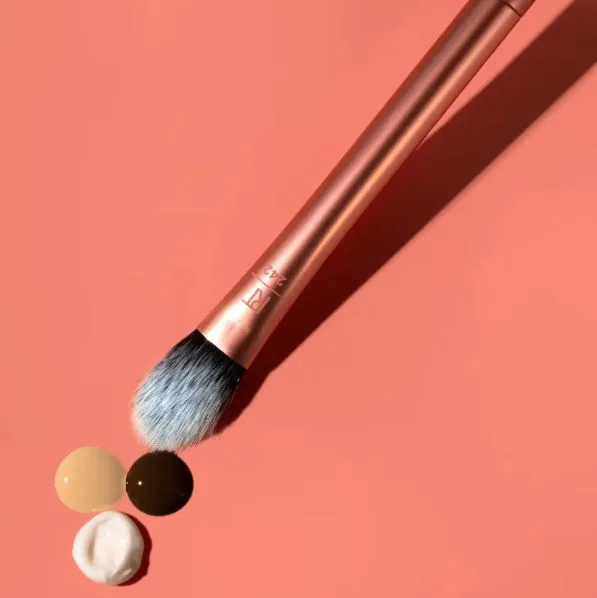Real Techniques Brightening Concealer Brush - Image 3