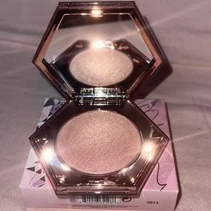 FENTY BEAUTY Diamond Bomb All Over Diamond Veil - Rose Rave (8 g) - Image 4