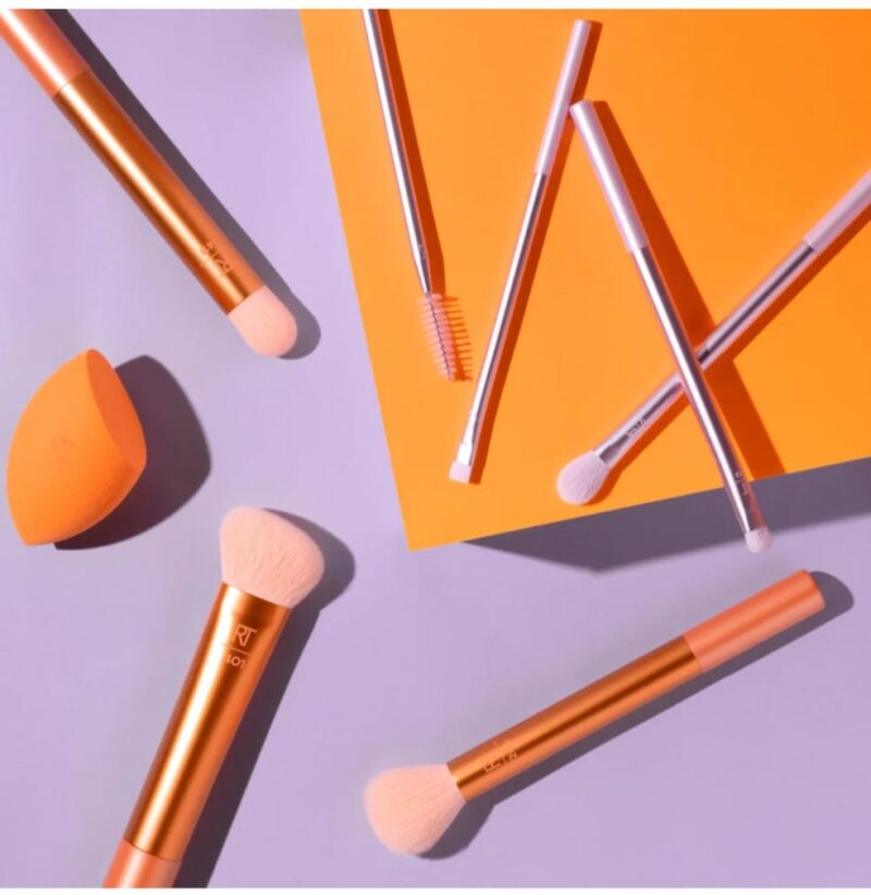 Real Techniques Level up brush+ sponge set (Pack of 8) - Image 2