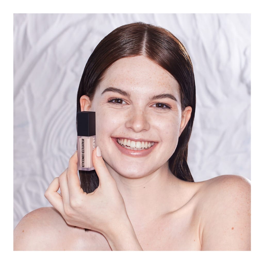 Huda Beauty Fauxfilter Luminous Matte Liquid Concealer - (9ml) - Image 2