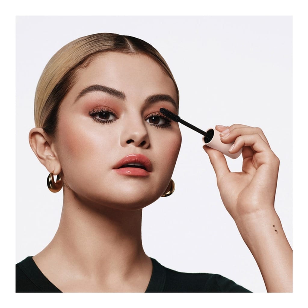 Rare Beauty Perfect Strokes Universal Volumizing Mascara - (13.5ml) - Image 7