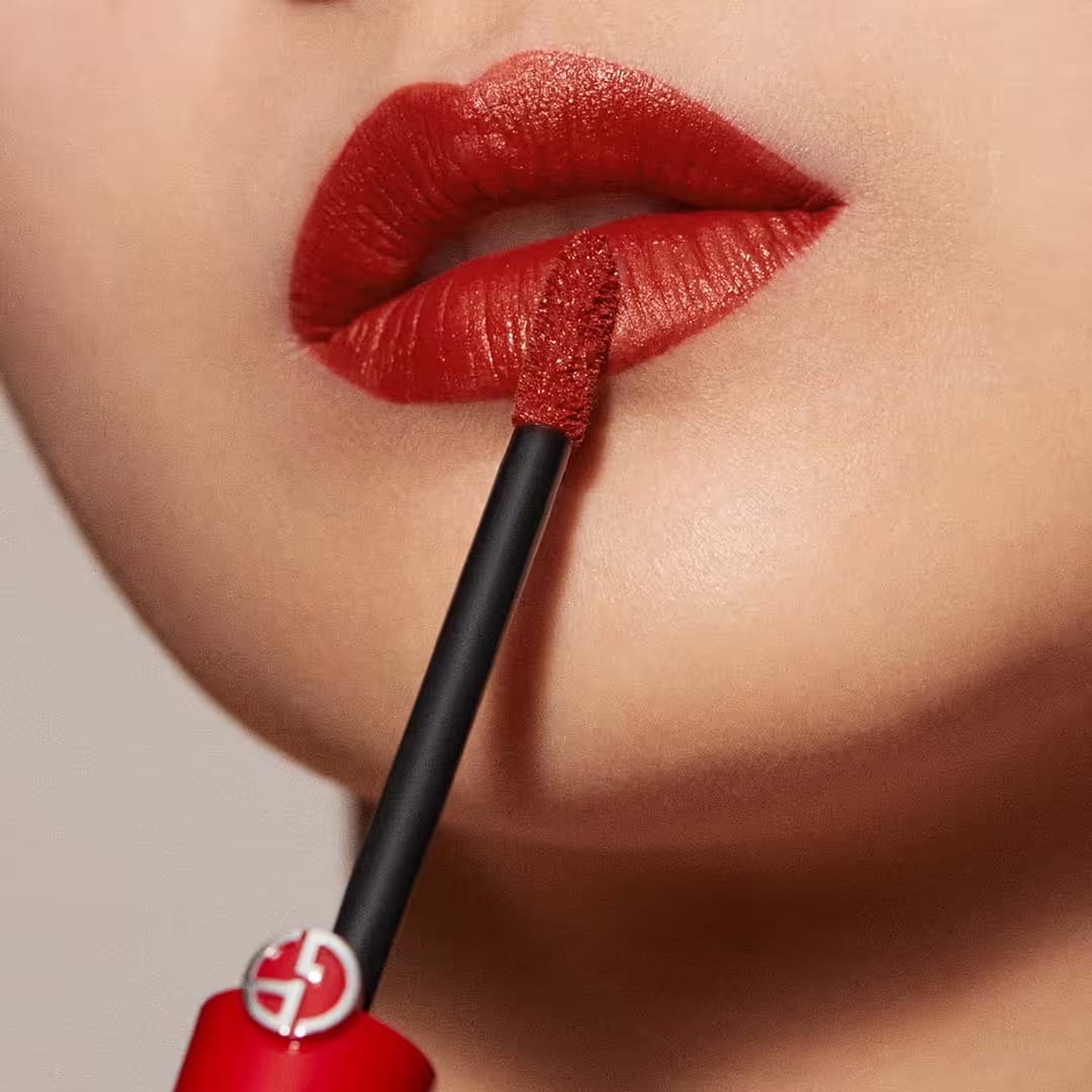 Giorgio Armani Lip Maestro Velvet Liquid Lipstick - (6.5ml) - Image 3