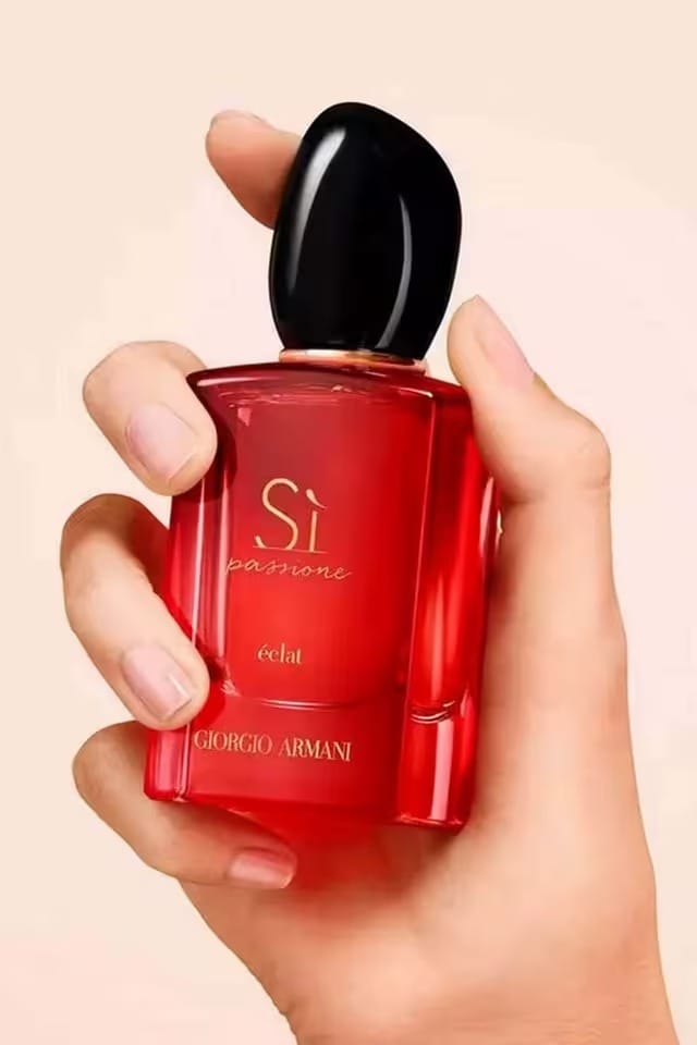 Giorgio Armani Si Passione Eclat Eau De Perfume For Women - (100ml) - Image 3