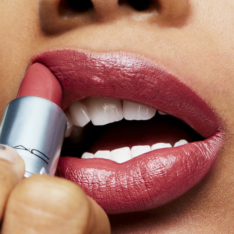 MAC Amplified Creme Lipstick – Brick-O-La (3g) - Image 3