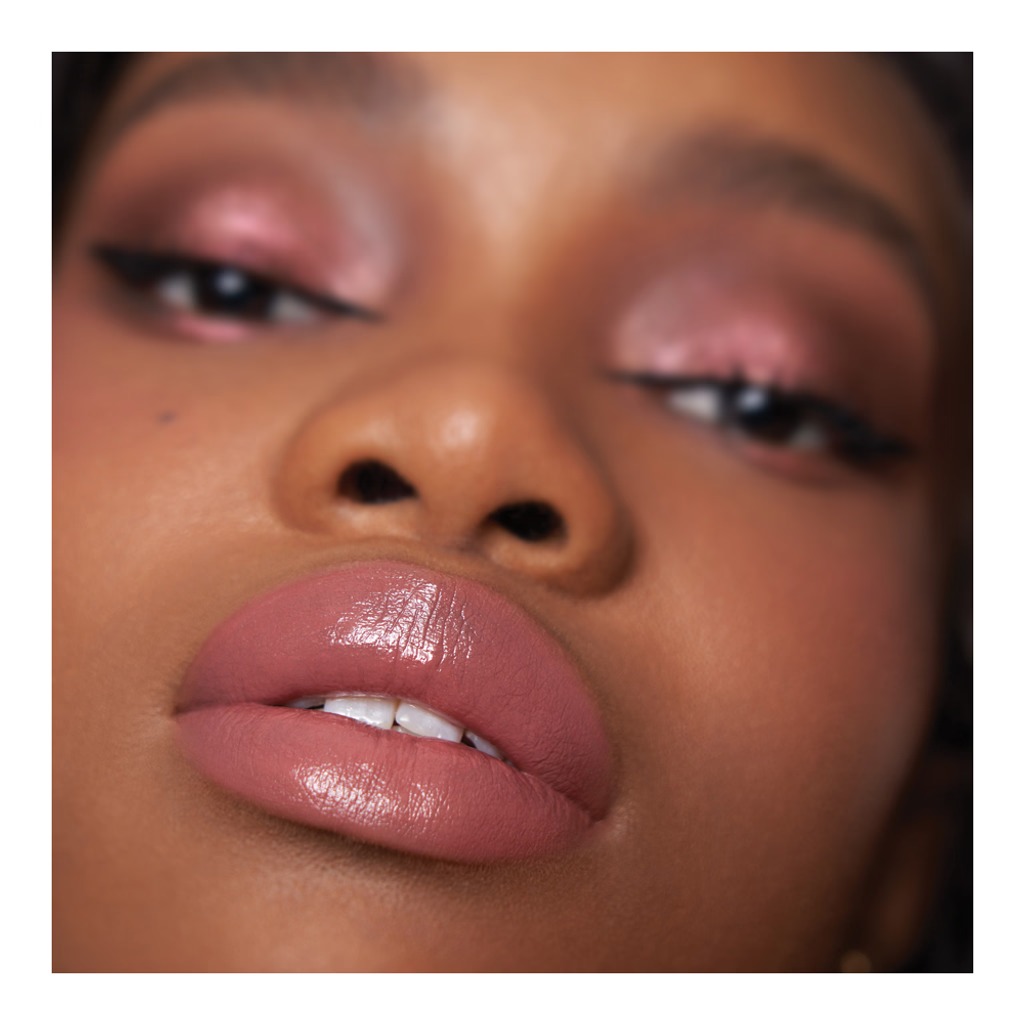 Huda Beauty Matte Lipstick – Habibi (Broken) - Image 4